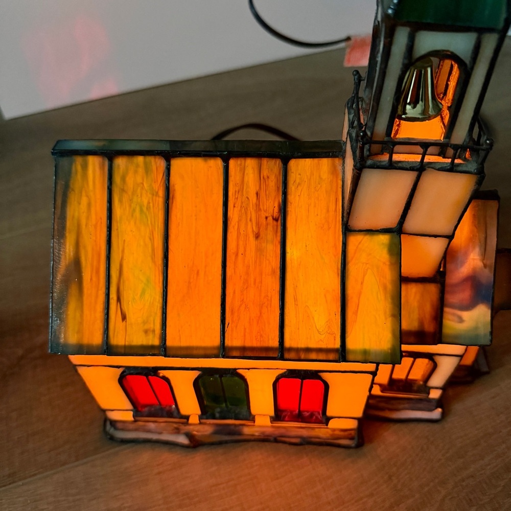 Tiffany Style Church Lamp Multi Stained Glass Table Light Vintage Collectible - Picture 4 of 13